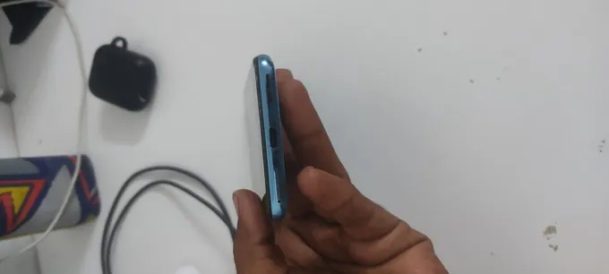 Buy used Oneplus Nord 5G Smartphone, 6GB RAM, 128GB Storage, Light Blue online on Resellpur