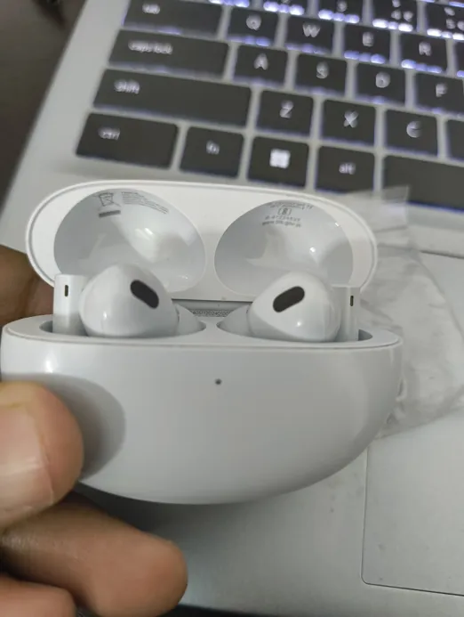 Sold second hand Realme Buds Air 6 Pro Used TWS Earbuds White Active Noise Cancellation on Resellpur