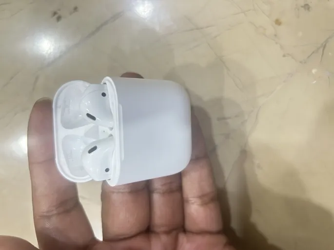 Sold second hand Apple Airpods 2nd Generation Like New White Wireless Earbuds on Resellpur