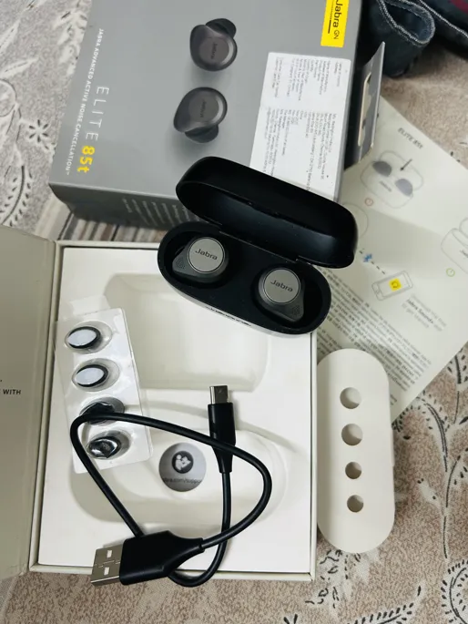 Buy used Jabra Elite 85t Wireless Earbuds Black Advanced Active Noise Cancellation online on Resellpur