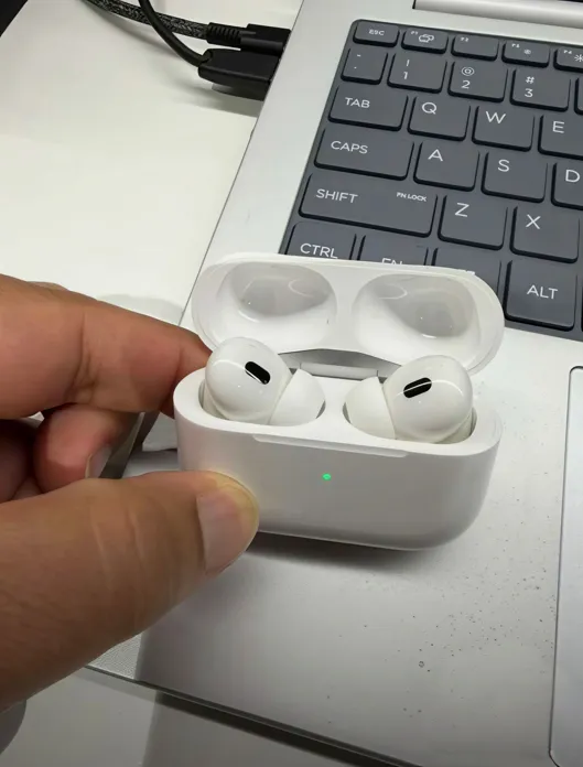 Buy used Apple Airpods 2nd Generation - Used - White - Under Warranty online on Resellpur