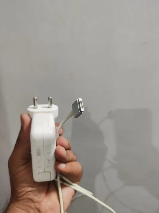 Buy used Pre-owned Apple Magsafe Power Adapter online on Resellpur