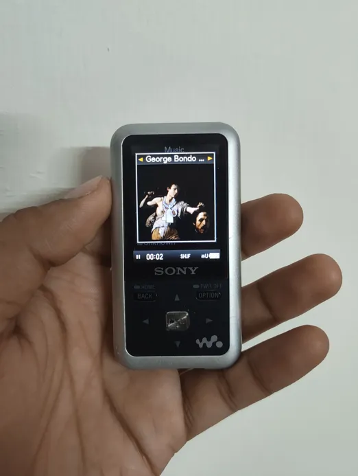 Buy used Sony Walkman S615F Vintage MP3 Player 2GB Silver Black online on Resellpur