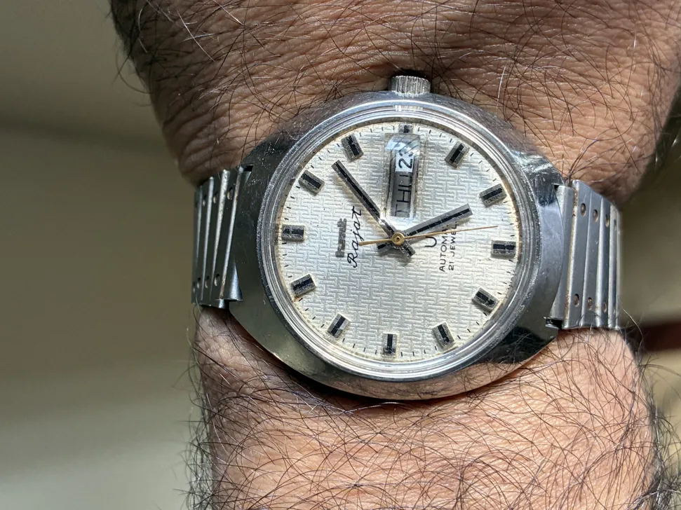 Buy used HMT Rajat Vintage Automatic Watch Silver Patterned Dial online on Resellpur