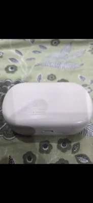 Buy used Bose Quietcomfort Earbud Charging Case White online on Resellpur