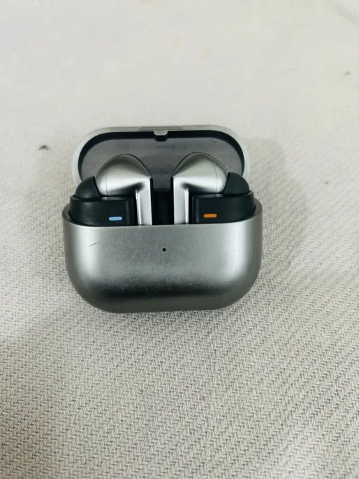 Buy used Samsung Galaxy Buds3 Pro - Used - Wireless Earbuds - Silver - Good Sound Quality online on Resellpur