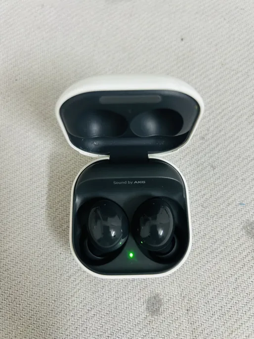 Buy used Samsung Galaxy Buds2 Very Good Condition Wireless Earbuds Black online on Resellpur