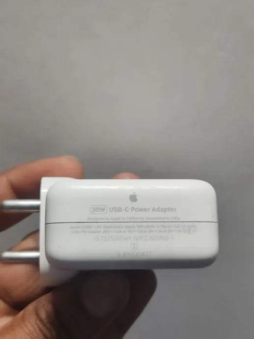 Buy used Apple Preloved USB-C Fast Charging Adapter - White - 30W Power Delivery online on Resellpur