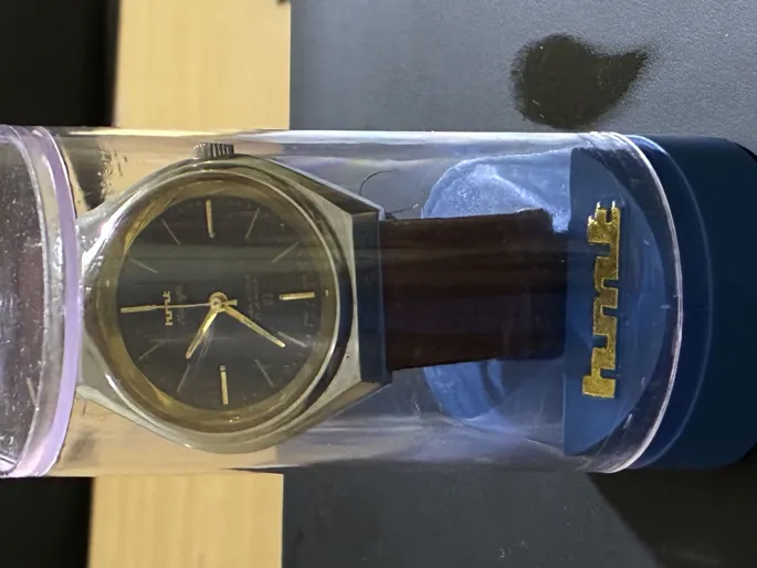 Buy used HMT Maurya Mechanical Men's Vintage Wristwatch Gold Black online on Resellpur