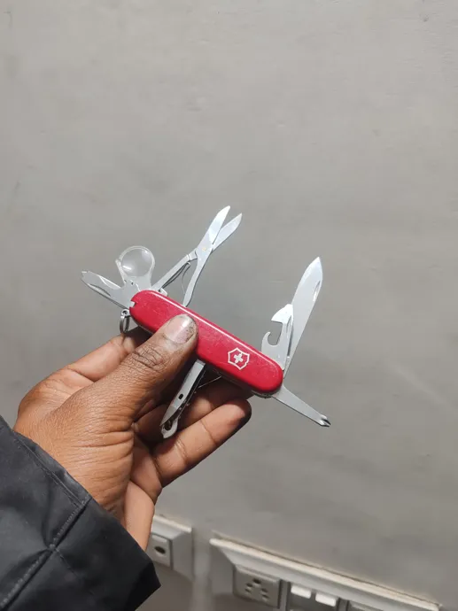 Sold second hand Victorinox Explorer Used EDC Multitool Red on Resellpur