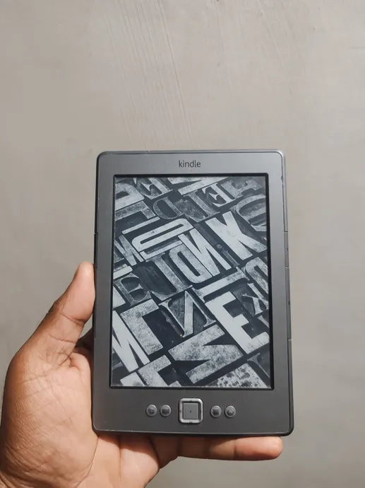 Buy used Kindle Pre-loved 4th Gen Grey E-reader - Ultimate Portability & Eye-friendly Display online on Resellpur