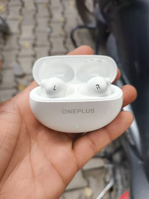 Sold second hand Oneplus Buds Nord 3 Pro - Fully Working - White - Wireless Earbuds on Resellpur