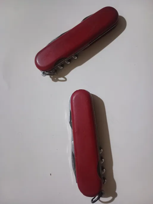 Buy used Wenger Discontinued Pocket Knife 85mm Red Swiss Cross Shield 2 Pieces online on Resellpur