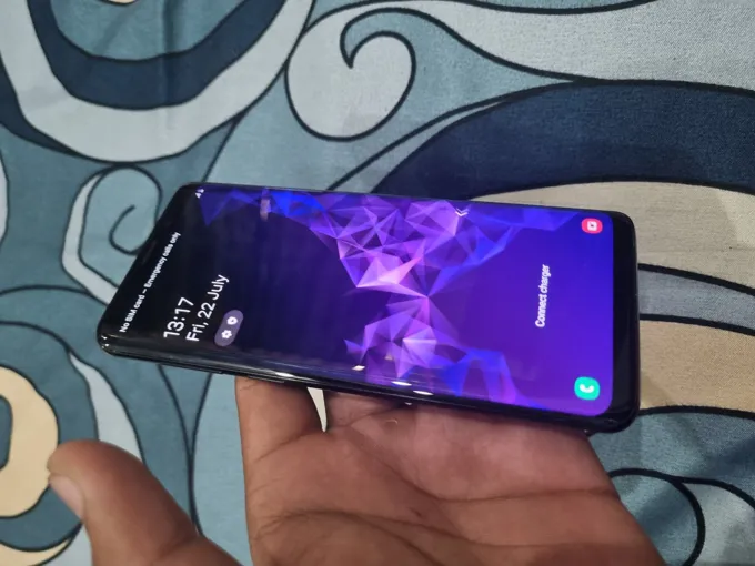 Buy used Samsung Galaxy S9+ 6GB 64GB Black Good Condition online on Resellpur