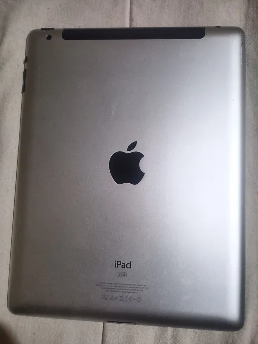 Sold second hand Apple Refurbished Ipad 2 Wi-fi + 3G (64GB) Black Front / Silver Back on Resellpur