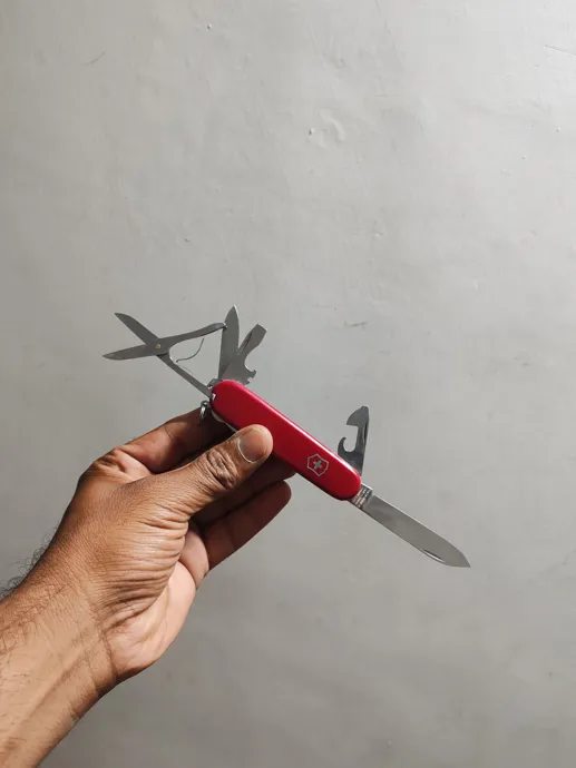 Buy used Victorinox Climber Multi-tool - Pre-owned - Red - 14 Functions online on Resellpur
