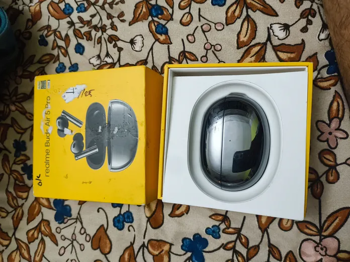Buy used Realme Buds Air 5 Pro - Used - Wireless Earbuds - Black online on Resellpur